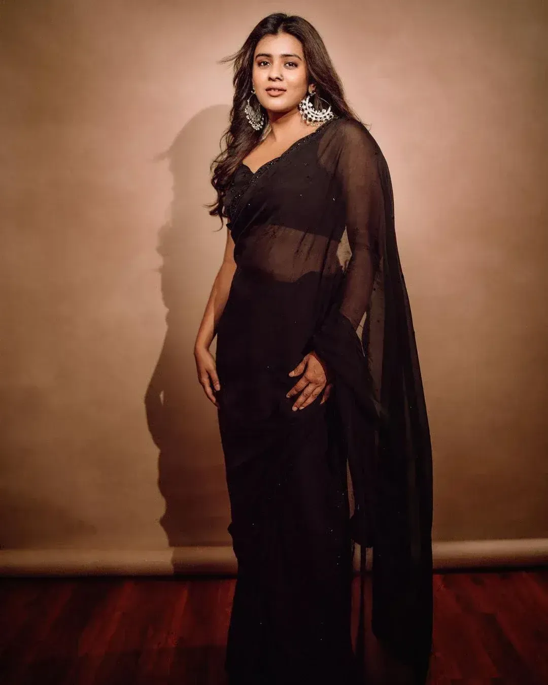 SOUTH INDIAN ACTRESS HEBAH PATEL IMAGES IN BLACK SAREE 5